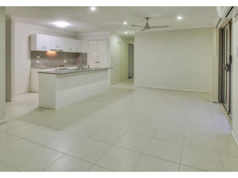 41 Waratah Crescent, Springfield Lakes QLD 4300