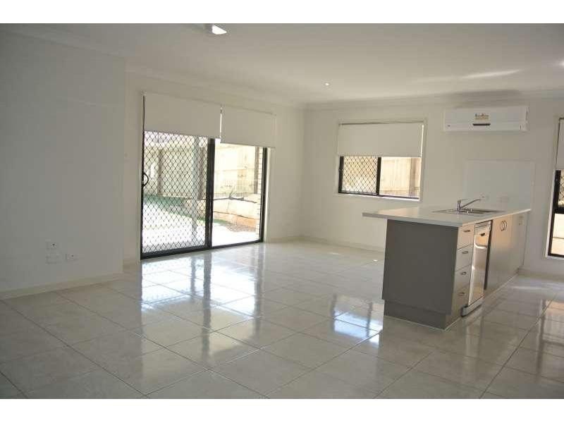 12 Hoffman Way, Bundamba QLD 4304