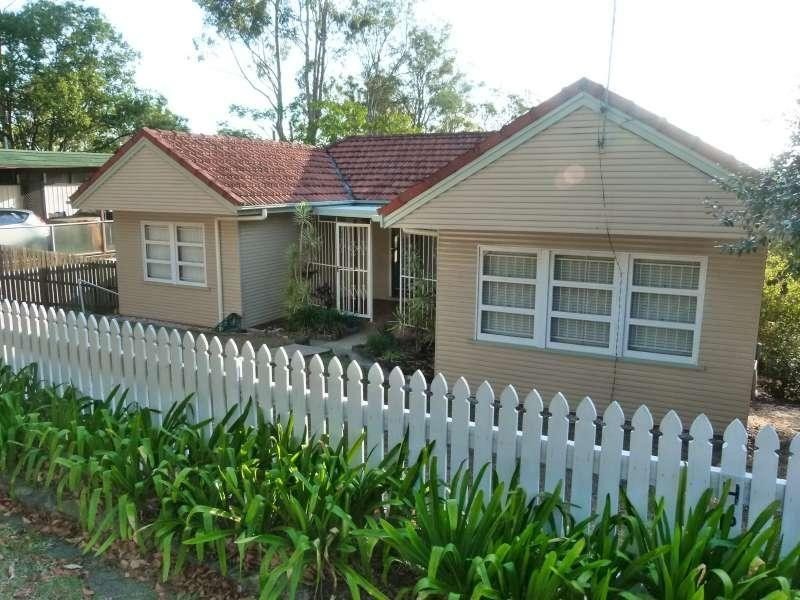 33 Fig Tree Pocket Road, Chapel Hill QLD 4069