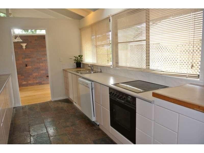 8 Noval Court, Bellbowrie QLD 4070