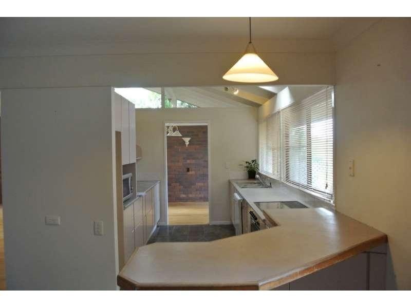 8 Noval Court, Bellbowrie QLD 4070