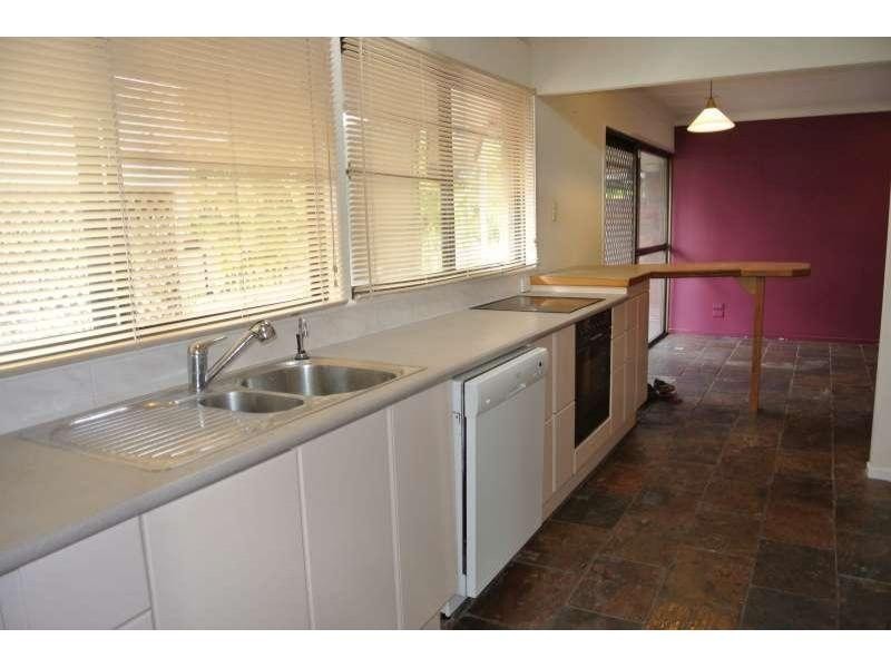 8 Noval Court, Bellbowrie QLD 4070