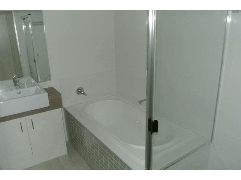 1/48 Lamington Drive, Redbank Plains QLD 4301