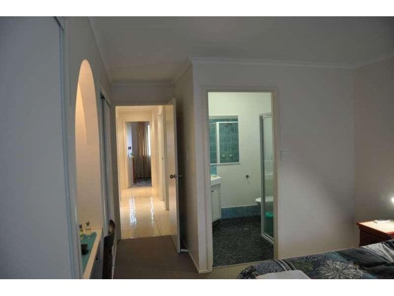 2 Matingara Street, Chapel Hill QLD 4069