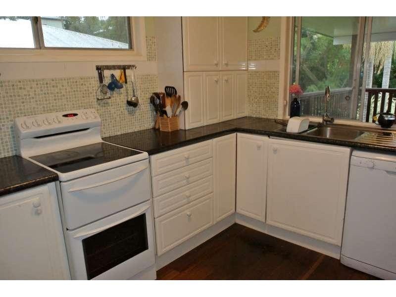 94 Dewar Terrace, Sherwood QLD 4075