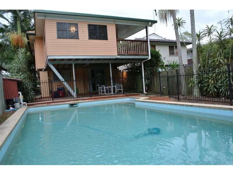 94 Dewar Terrace, Sherwood QLD 4075