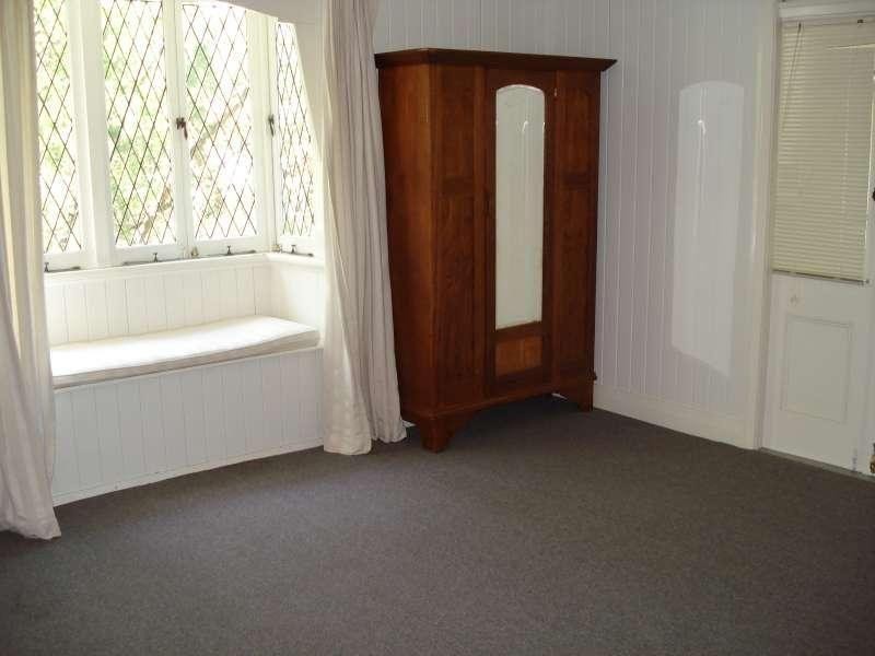 1 Berry Street, Sherwood QLD 4075