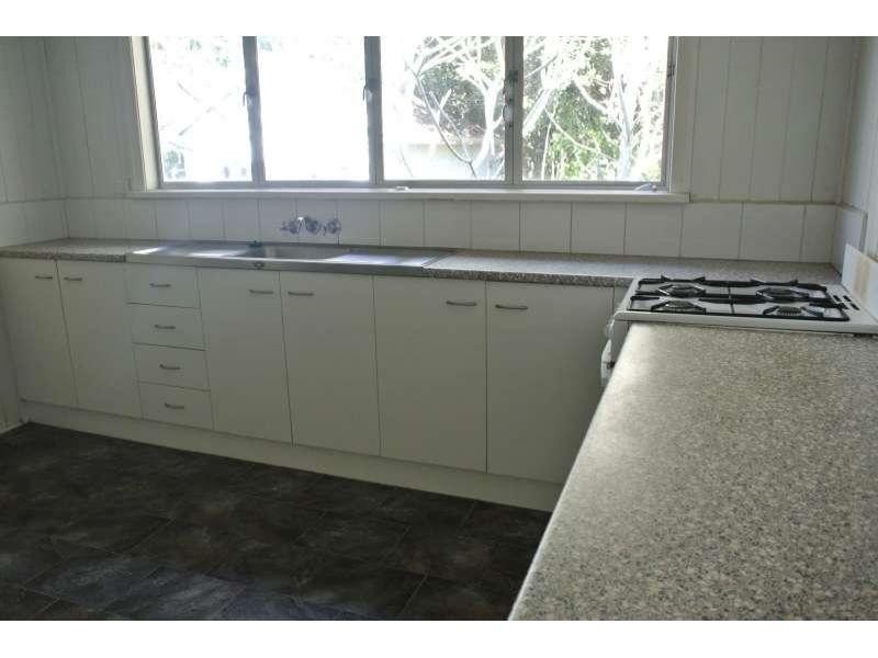 1 Berry Street, Sherwood QLD 4075