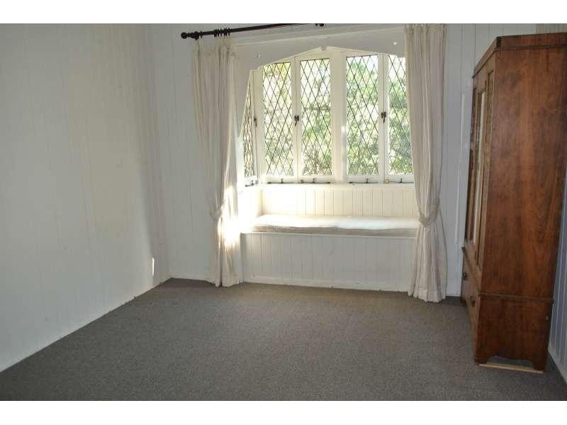 1 Berry Street, Sherwood QLD 4075