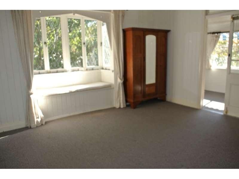 1 Berry Street, Sherwood QLD 4075