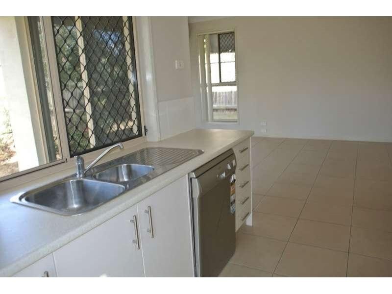 9 Pinnacle Close, Springfield Lakes QLD 4300