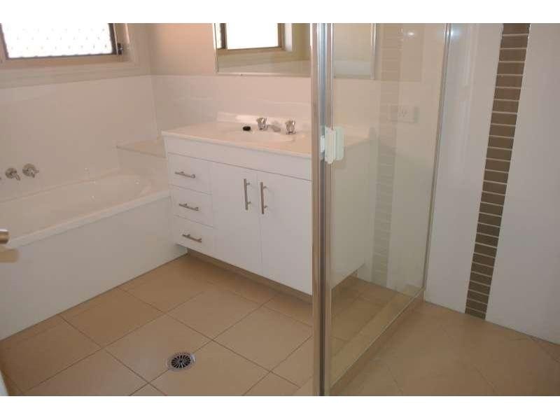 9 Pinnacle Close, Springfield Lakes QLD 4300