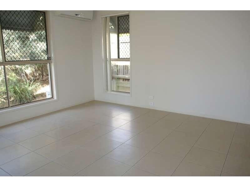9 Pinnacle Close, Springfield Lakes QLD 4300