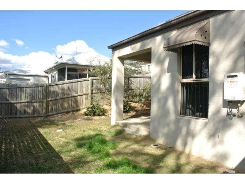 9 Pinnacle Close, Springfield Lakes QLD 4300
