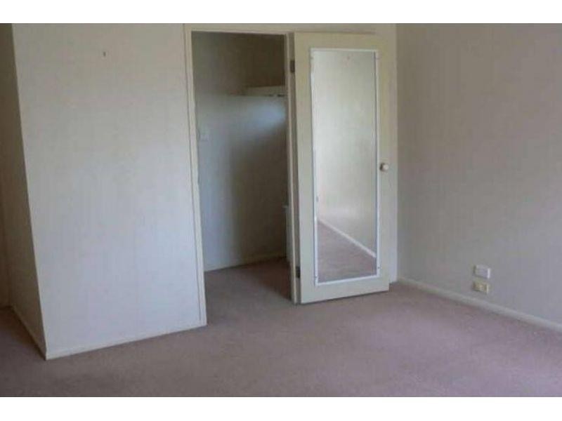 8 Willowtree Drive, Flinders View QLD 4305