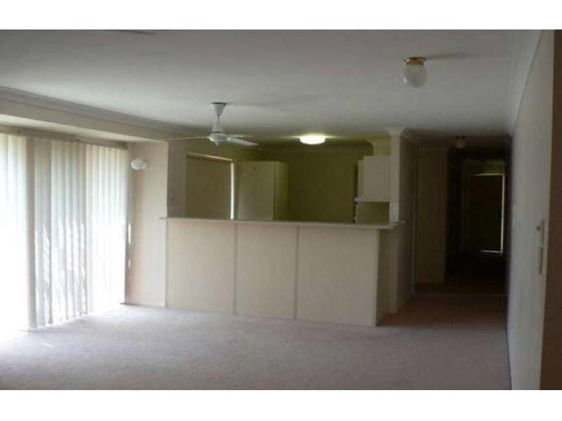 8 Willowtree Drive, Flinders View QLD 4305