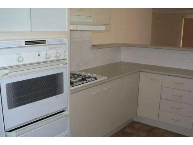 8 Willowtree Drive, Flinders View QLD 4305