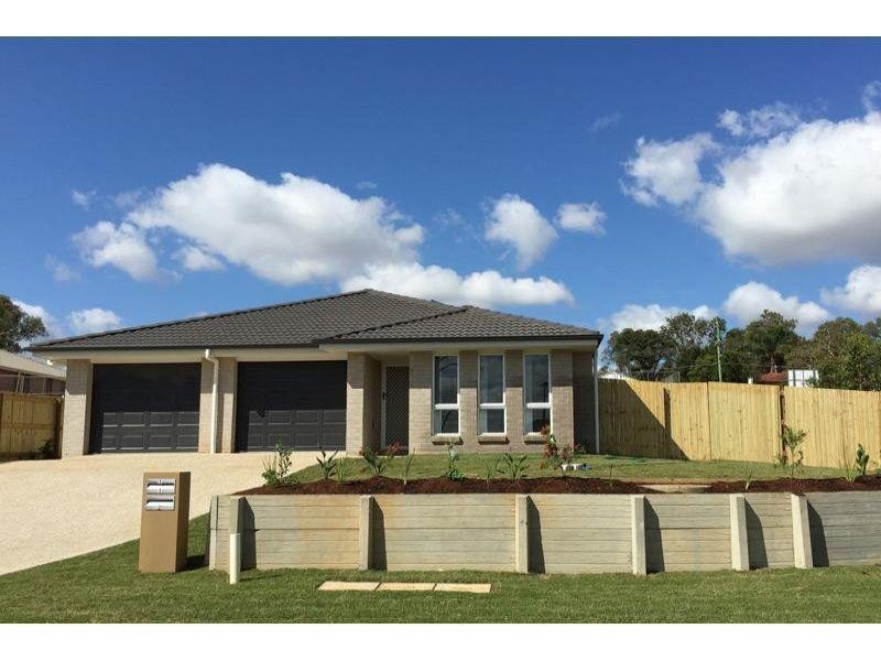 2/1 Essington Mews, Leichhardt QLD 4305