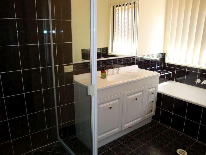 3 Orchard Crescent, Springfield Lakes QLD 4300