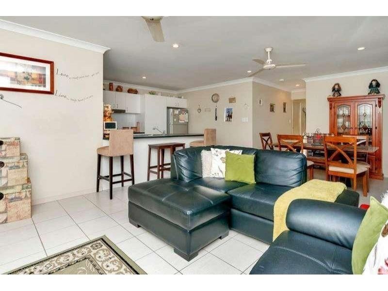 1/3 Coombe Close, Redbank Plains QLD 4301