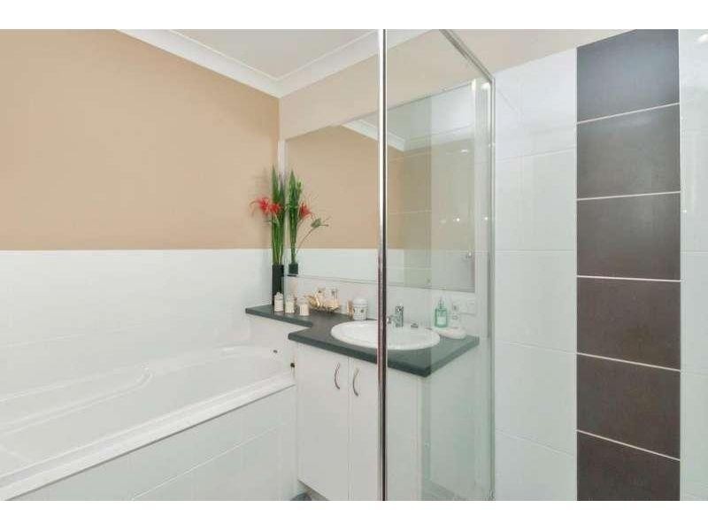 1/3 Coombe Close, Redbank Plains QLD 4301