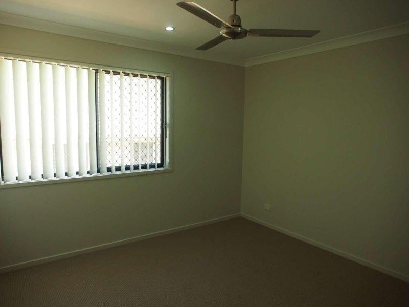 1/10 Hermes Way, Wulkuraka QLD 4305