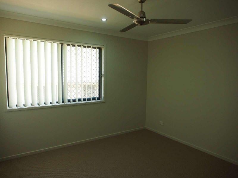 1/10 Hermes Way, Wulkuraka QLD 4305