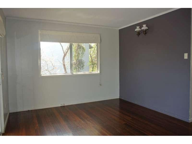 2 Meredith Lane, Ipswich QLD 4305