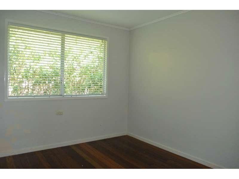 2 Meredith Lane, Ipswich QLD 4305