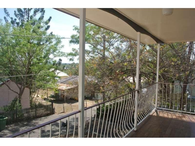 2 Meredith Lane, Ipswich QLD 4305