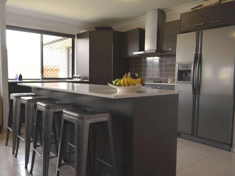 16 Pamphlett Street, Oxley QLD 4075