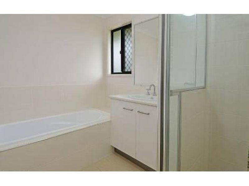 18 Henry Samuel Drive, Redbank Plains QLD 4301
