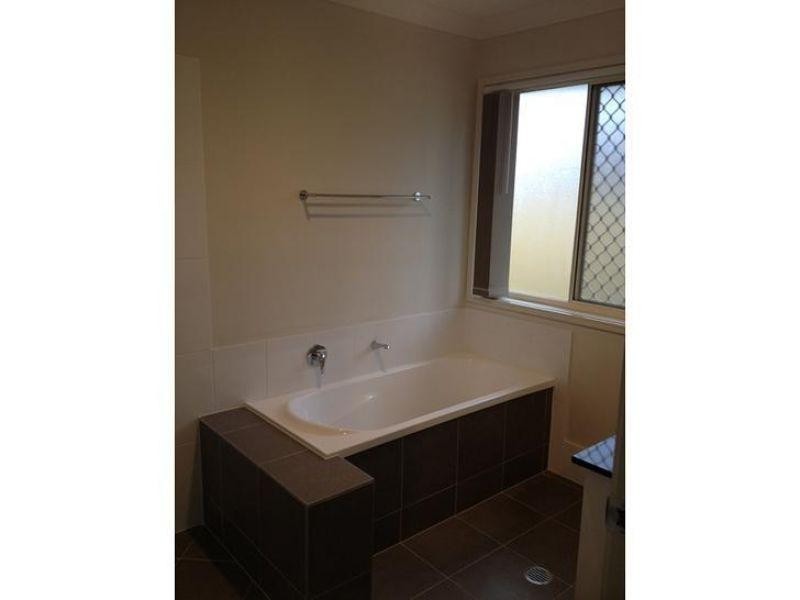 9 Kylah Court, Yamanto QLD 4305
