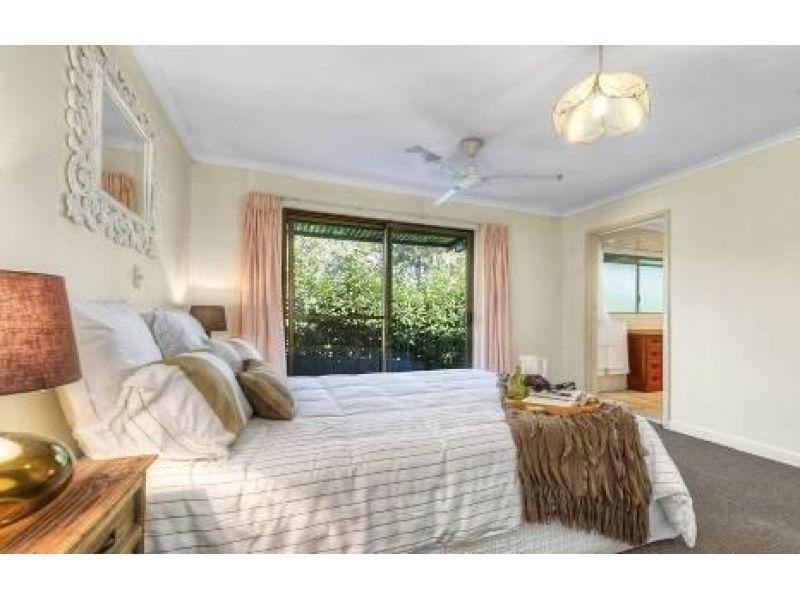 10 Douglas Street, Sherwood QLD 4075