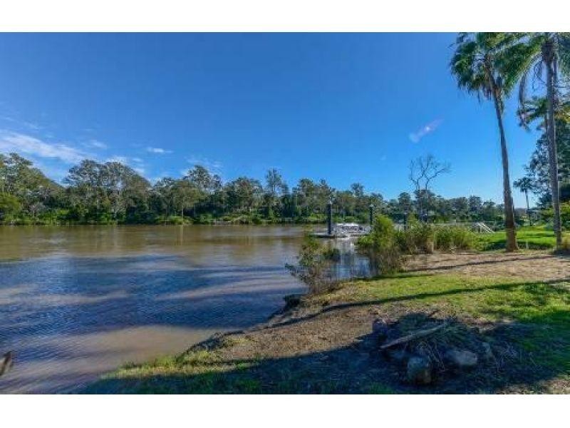 10 Douglas Street, Sherwood QLD 4075