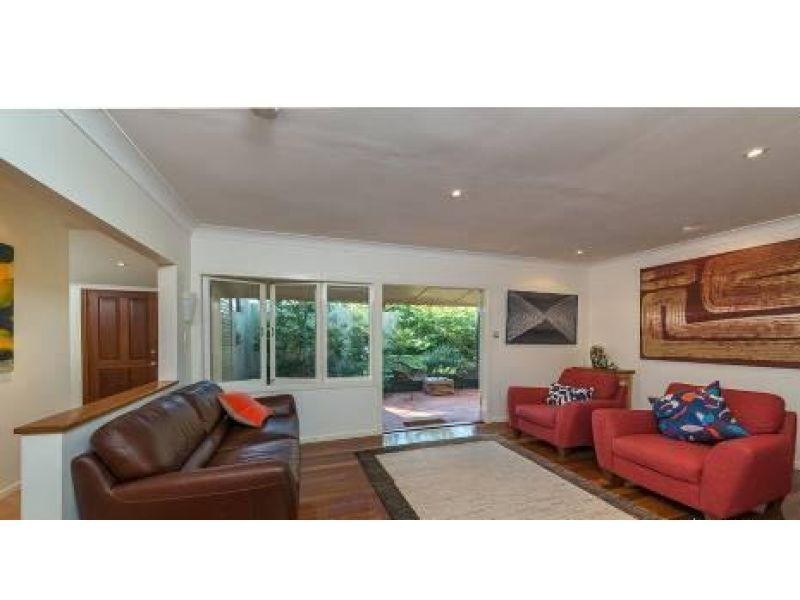 63 Kenmore Road, Kenmore QLD 4069