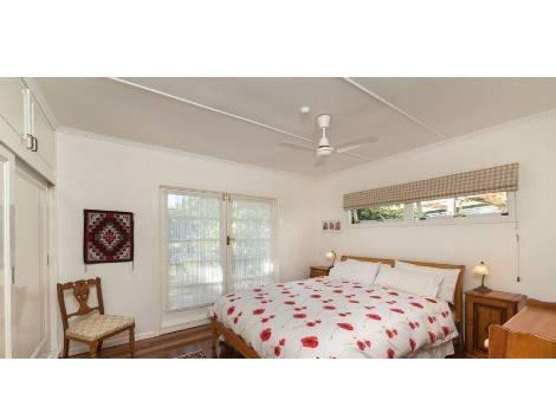 63 Kenmore Road, Kenmore QLD 4069