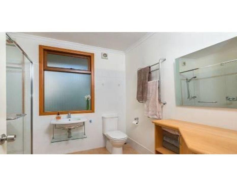 63 Kenmore Road, Kenmore QLD 4069