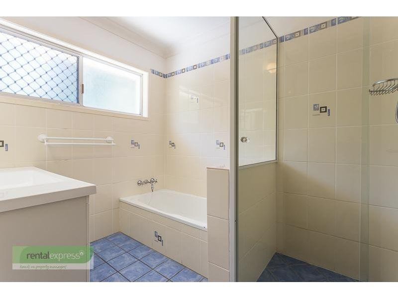 12 Tucker Street, Chapel Hill QLD 4069