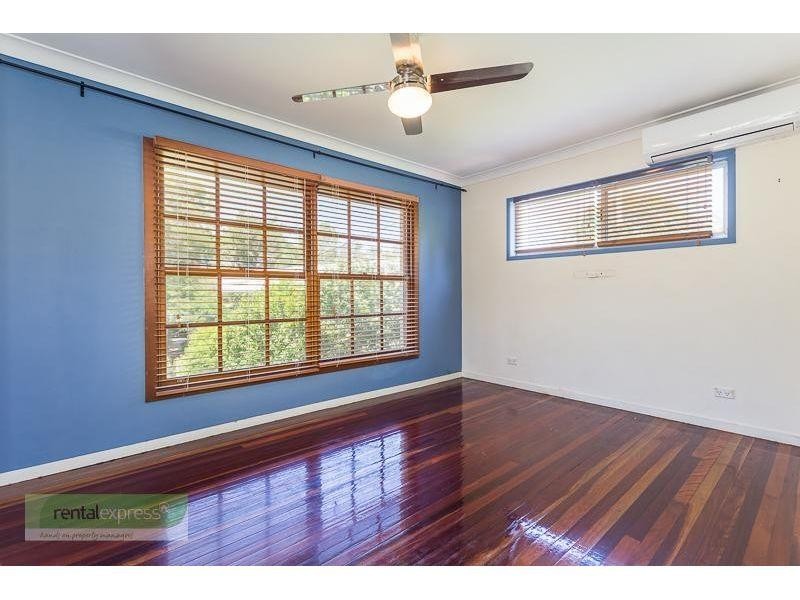12 Tucker Street, Chapel Hill QLD 4069