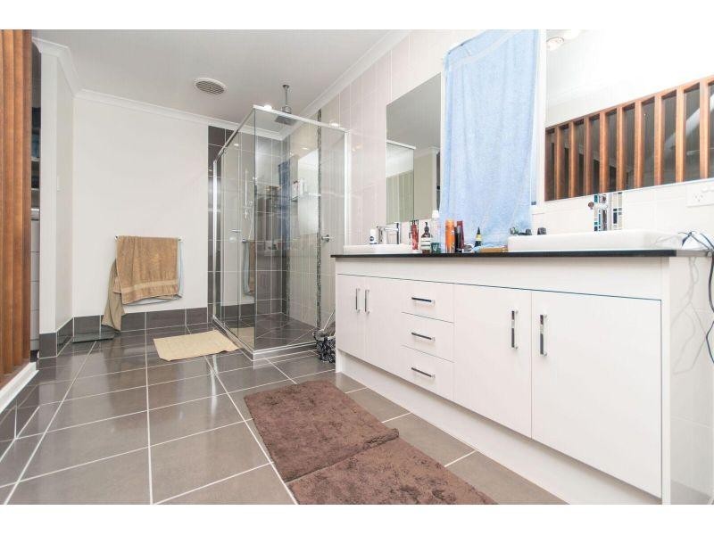 25 Pamphlett Street, Oxley QLD 4075