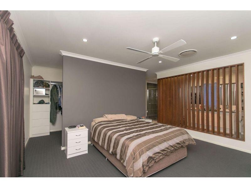 25 Pamphlett Street, Oxley QLD 4075