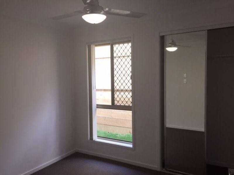 1/22 Groeschel Court, Goodna QLD 4300