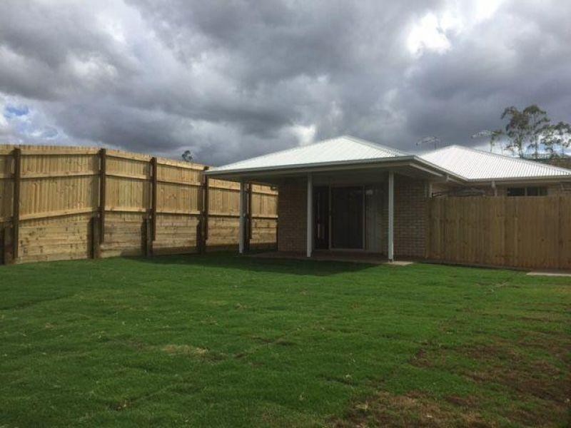 1/22 Groeschel Court, Goodna QLD 4300