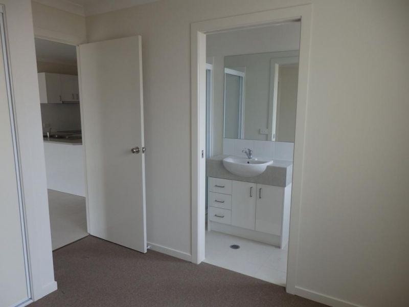 2/154 Pine Mountain Road, Brassall QLD 4305