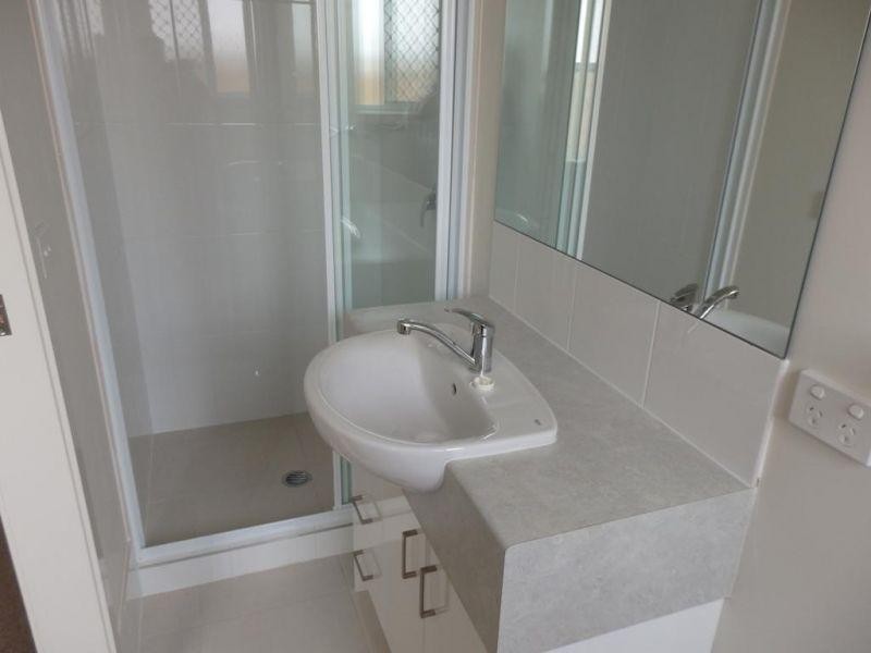 2/154 Pine Mountain Road, Brassall QLD 4305