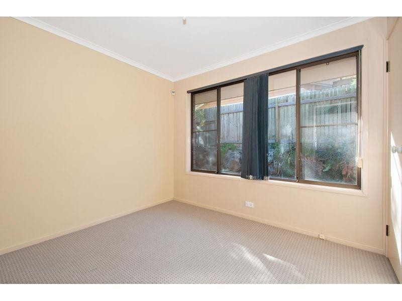 5 Buscall Court, Sinnamon Park QLD 4073
