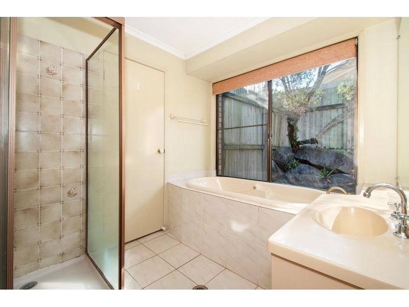 5 Buscall Court, Sinnamon Park QLD 4073