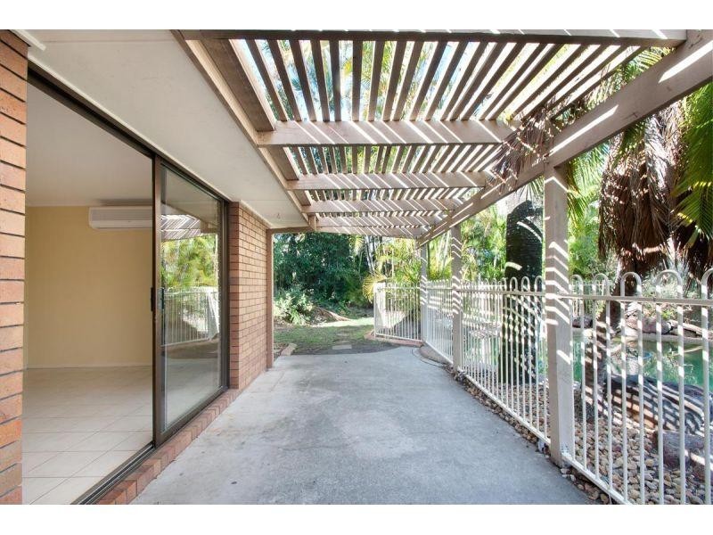 5 Buscall Court, Sinnamon Park QLD 4073