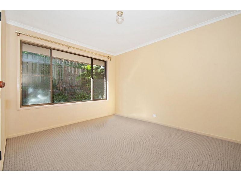 5 Buscall Court, Sinnamon Park QLD 4073